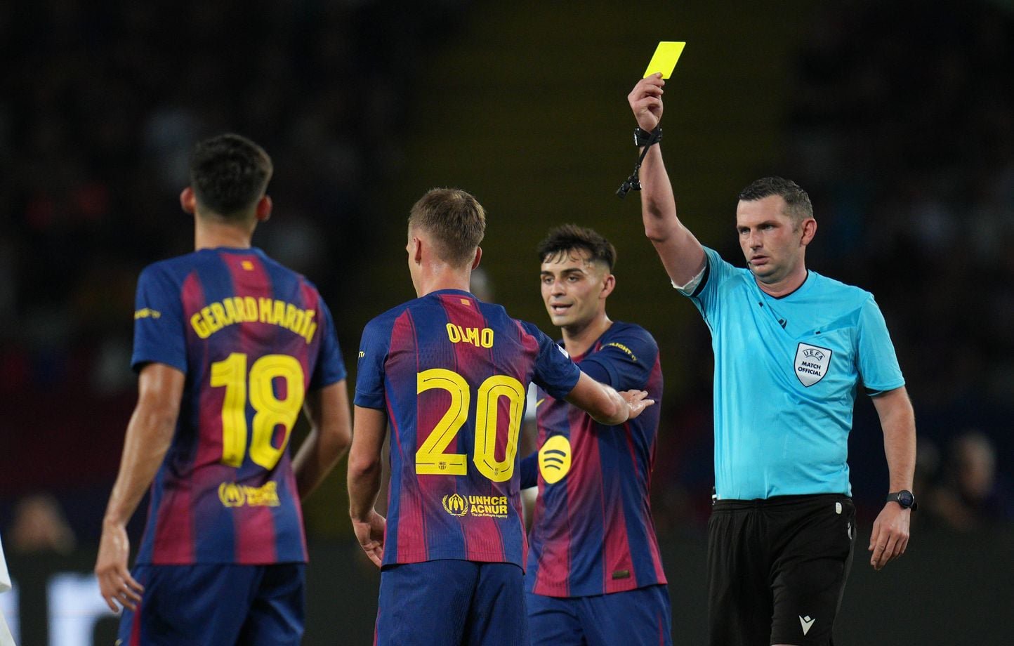 L'arbitre Michael Oliver ne réussit pas vraiment aux Catalans.