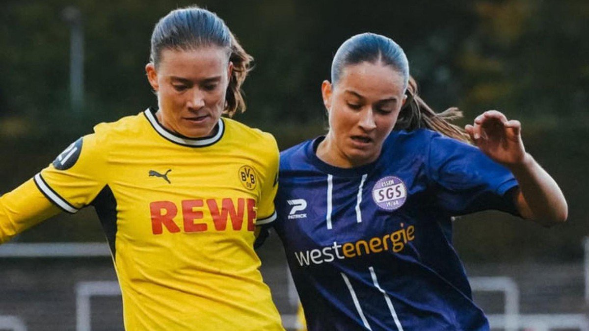 Umkämpftes Spiel: Lena Ostermeier vom BVB im Zweikampf mit Essens Helen Börner.