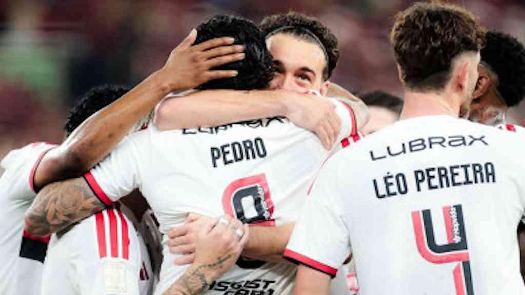 Flamengo amplia chances de título no Brasileirão após goleada sobre o Vasco