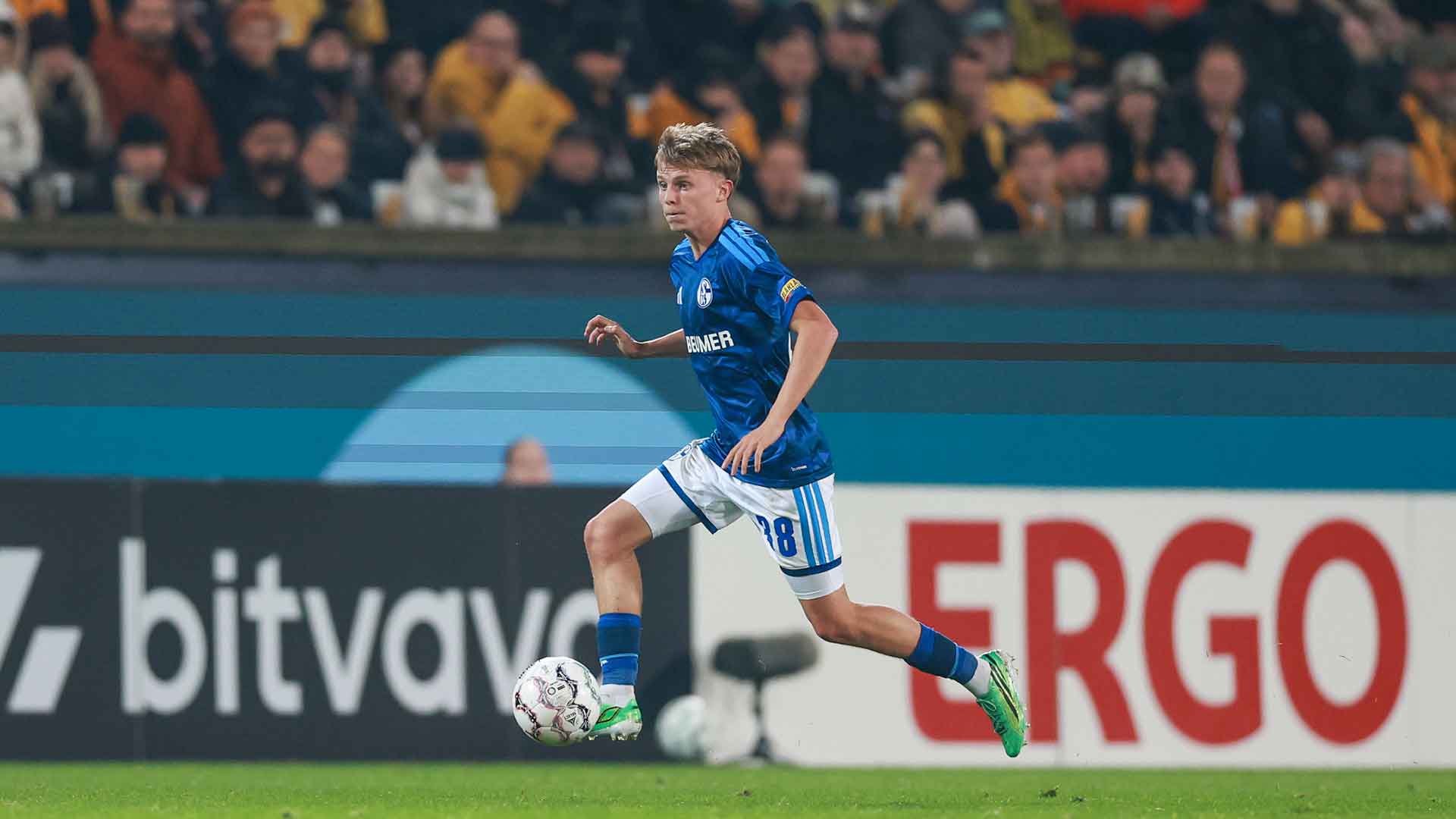 Spielszene Dresden-Schalke