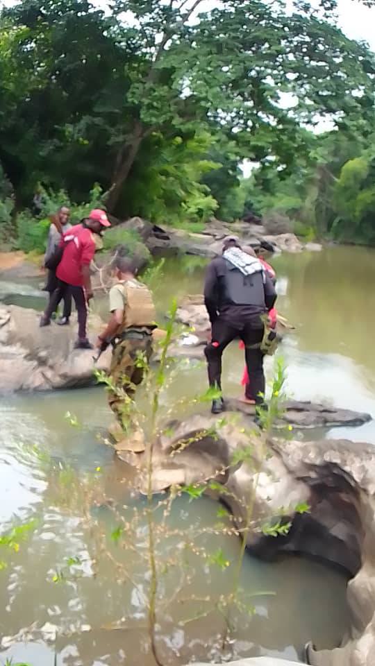 Suspected kidnapper shot dead as security operatives rescue 13 abducted passengers in Ondo