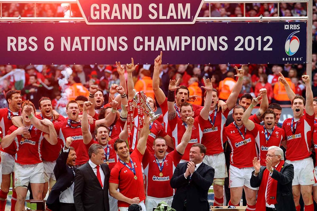 Sam Warburton lifts the 2012 Six Nations trophy