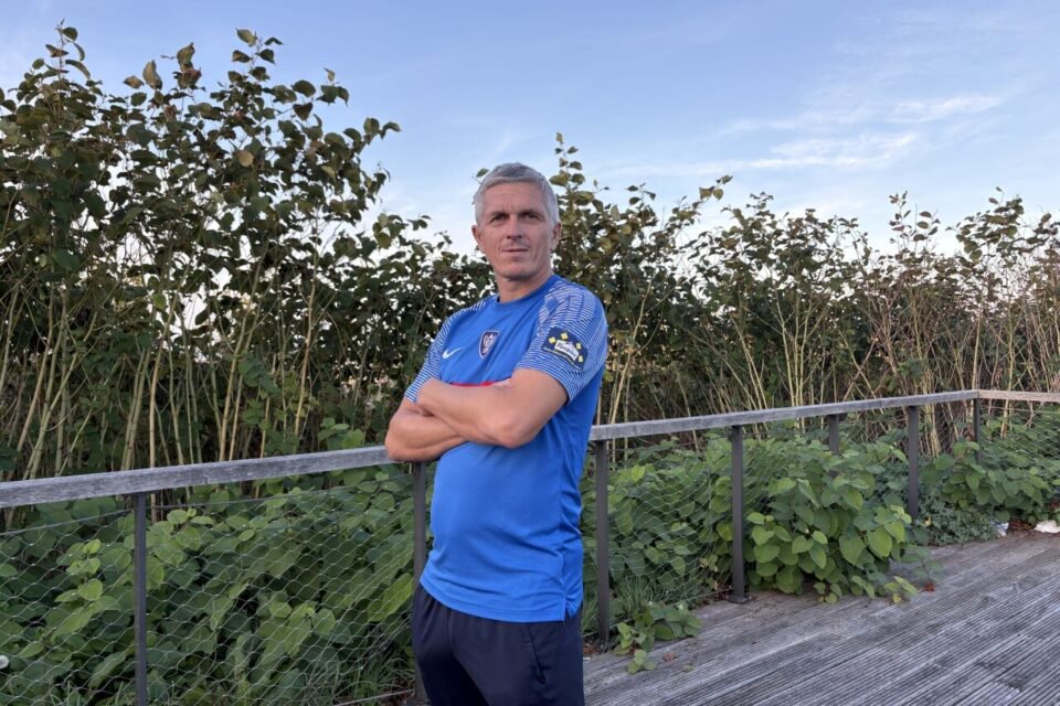 Du haut de ses 41 ans, Tony Joly ne compte pas raccrocher les crampons.