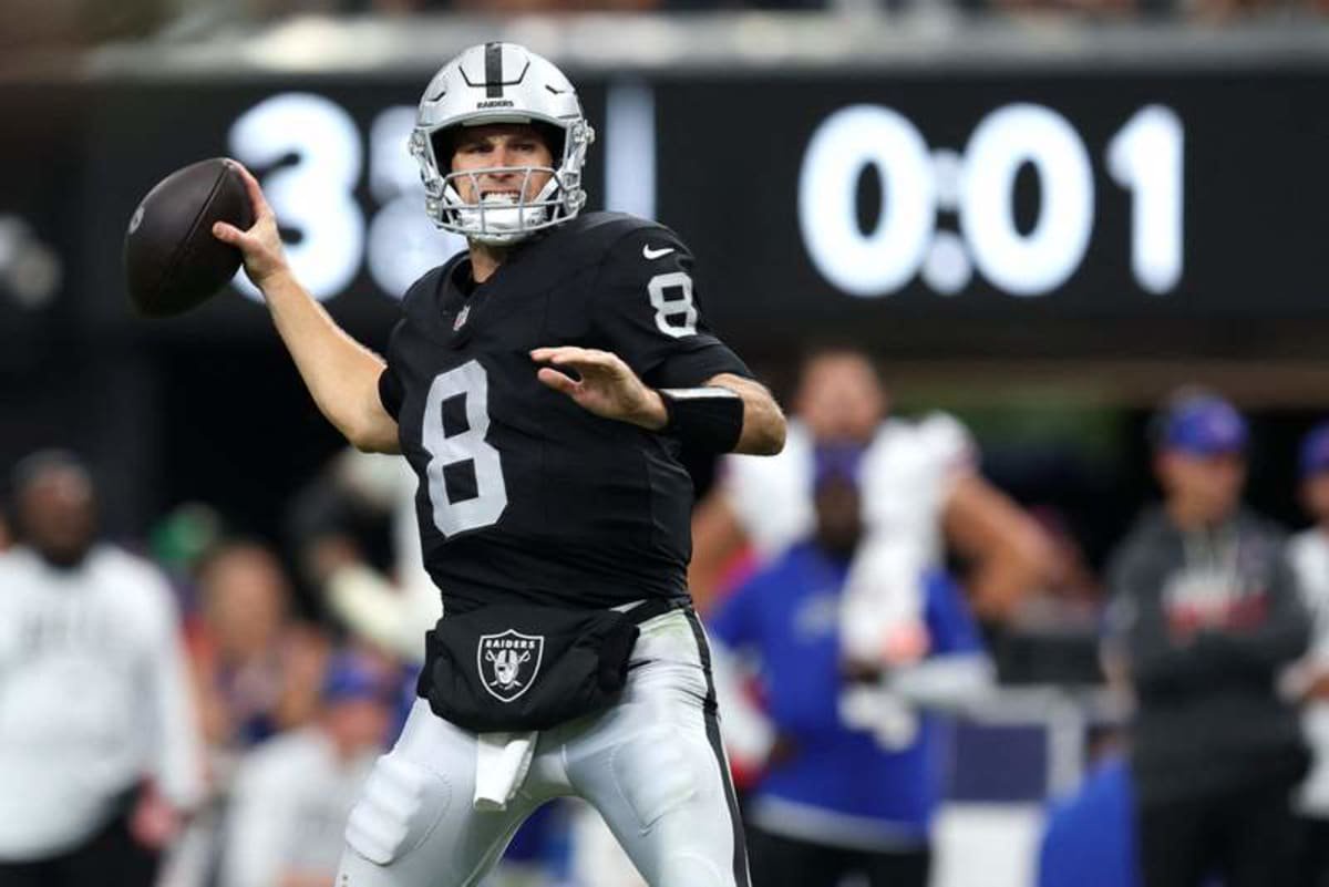 Oct 18, 2026; Paradise, Nevada, USA; Las Vegas Raiders quarterback Kirk Cousins (8) throws a pass in the third quarter against the Buffalo Bills at Allegiant Stadium. © David Brytus-Imagn Images