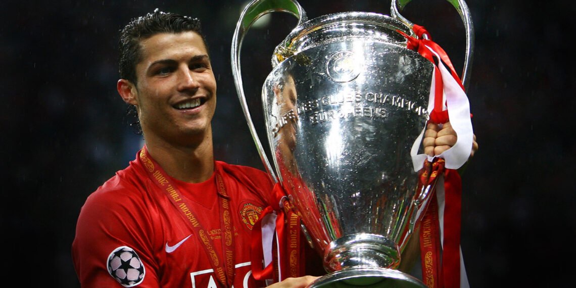 Cristiano Ronaldo na temporada 07:08 teve pelo Manchester United 49 jogos e 42 gols