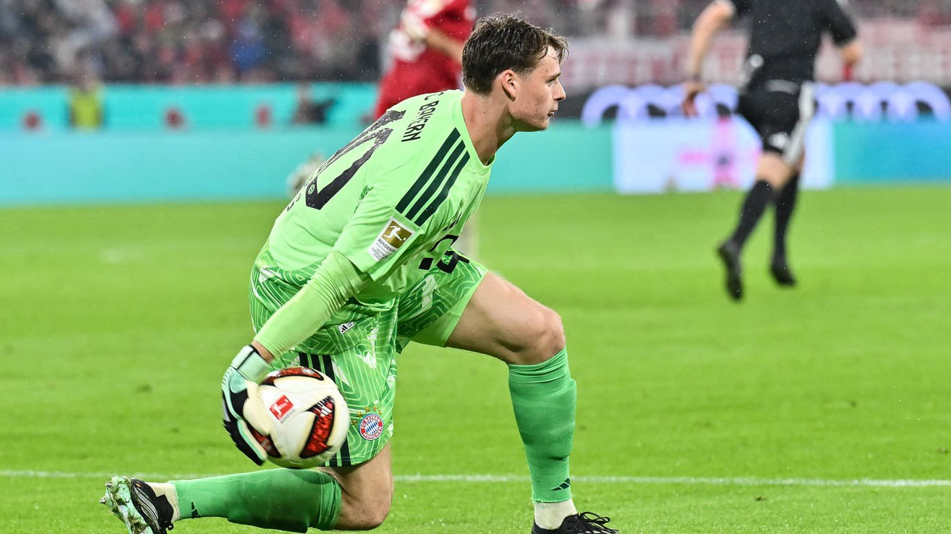 Jonas Urbig: Er soll beim FC Bayern der Nachfolger von Manuel Neuer werden.