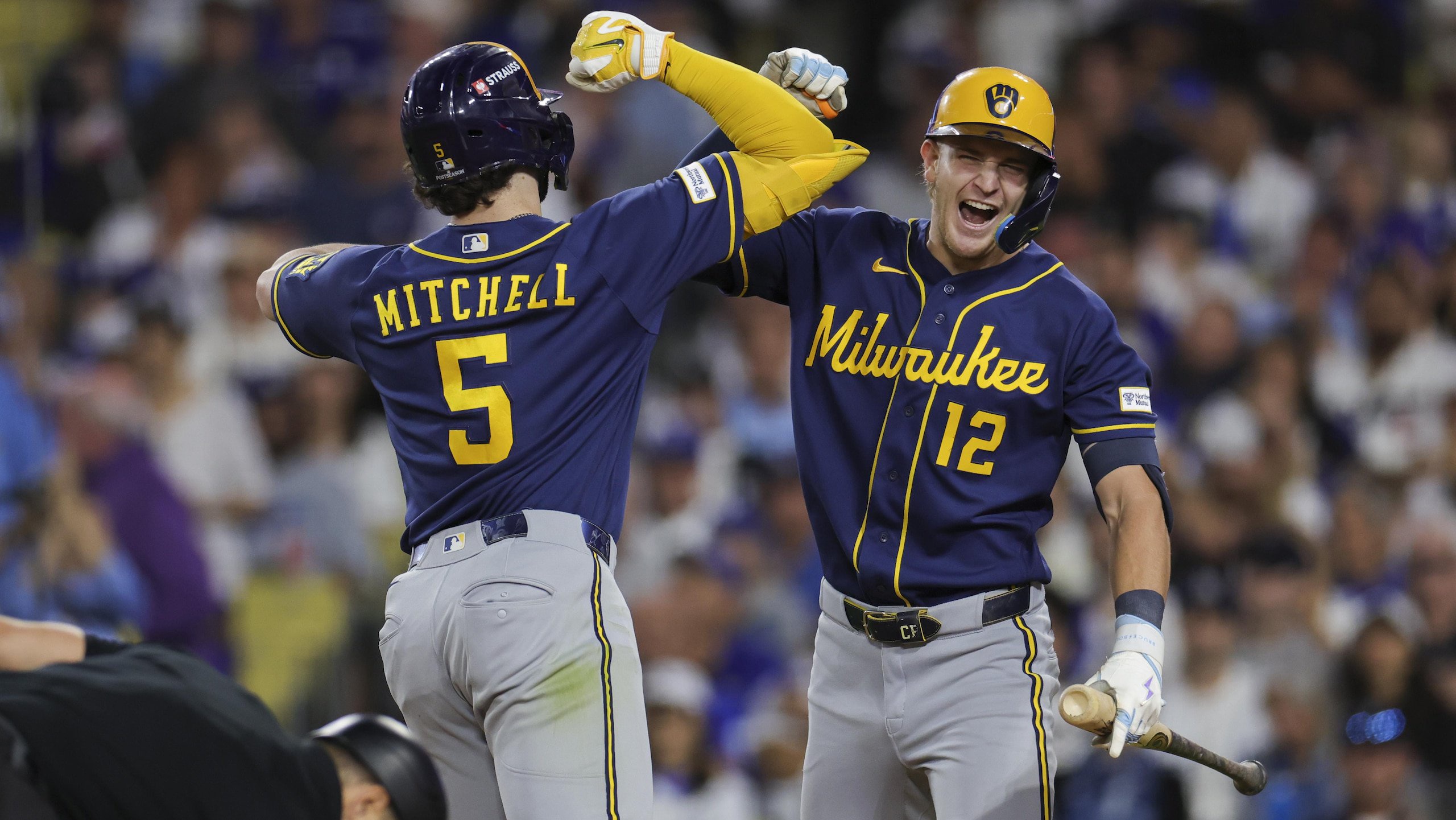 Championship Series - Milwaukee Brewers v Los Angeles Dodgers - Game 3