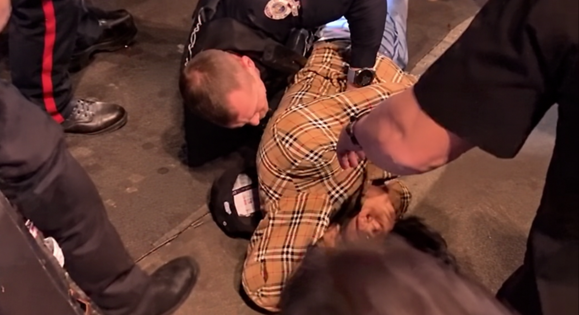 Police officer knocks out fan at UFC Edmonton