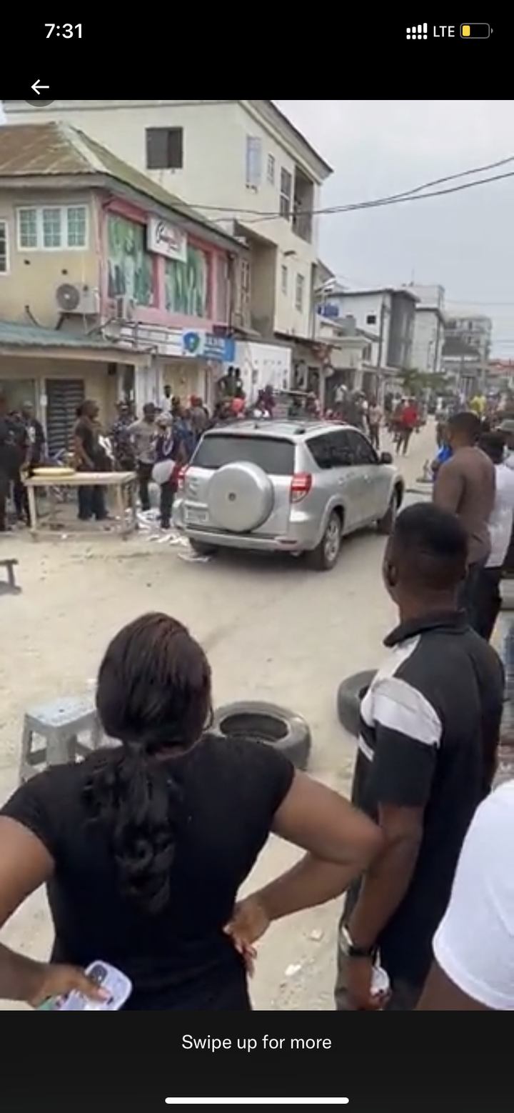 VIDEO: Thugs Chase People Away And Shout ‘Omo Igbo Wants To Take Over Lagos’