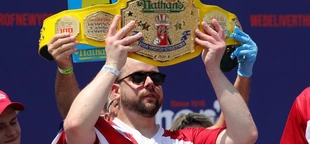 Patrick Bertoletti wins Nathan’s hot dog eating contest as reigning champ Joey Chestnut sits out