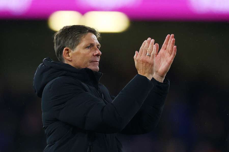 'Clear red card' - Nottingham Forest boss Glasner slams officials for Issa Diop decision