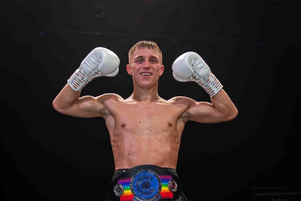 Levi Giles accepted the fight with only ten days' notice.