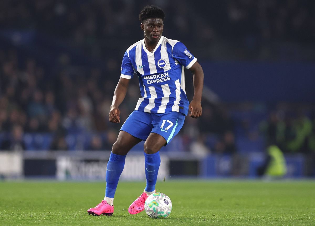 BRIGHTON, ENGLAND - MARCH 04: Carlos Baleba of Brighton & Hove Albion controls the ball during the Premier League match between Brighton & Hove Albion and Arsenal at Amex Stadium on March 04, 2026 in Brighton, England. (Photo by Ryan Pierse/Getty Images)