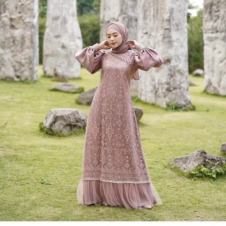 10 Model Baju Pesta 2022 untuk Tampil Trendi dan Fashionable