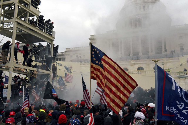 Pendukung Presiden AS Donald Trump berkumpul saat aksi protes di depan Gedung Capitol AS di Washington, AS, Rabu 6 Januari 2021. Foto: Stephanie Keith/REUTERS