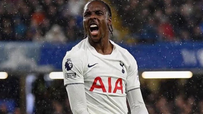 Tottenham beat 10-man Chelsea to end 36-year Stamford Bridge wait