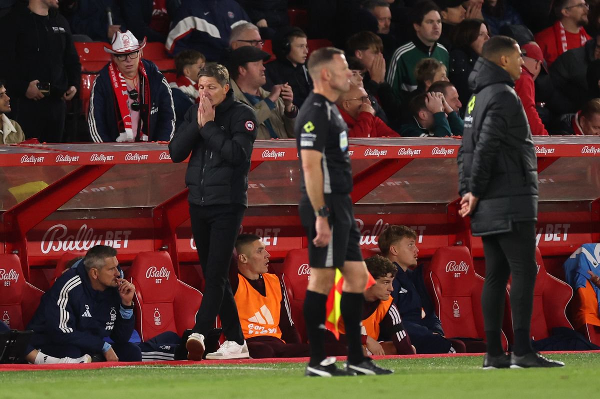 Head coach Oliver Glasner reacts on the touchline during Nottingham Forest's defeat to Arsenal