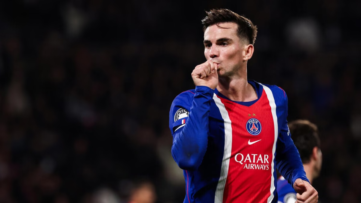 PSG late show downs Barca in Champions League