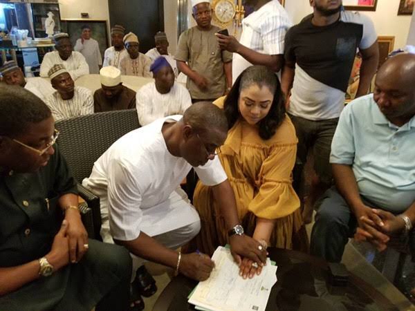 Meet Fuji King, Wasiu Ayinde, His Wife, Fathia Opeyemi,Children and His Aged Mother