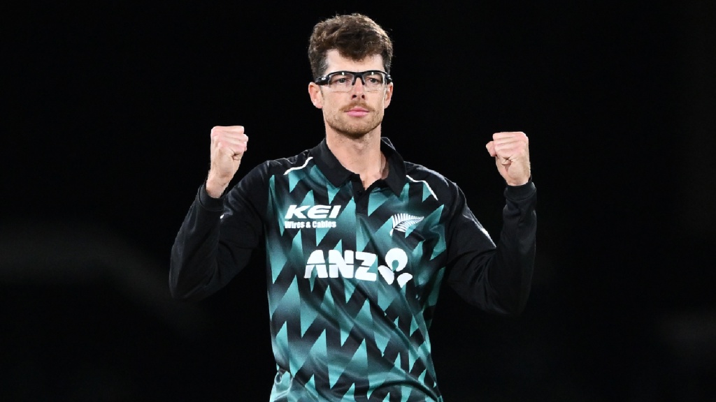 New Zealand's Mitchell Santner celebrates the wicket of India's captain Shreyas Iyer during the second T20 cricket international between New Zealand and India in Christchurch, New Zealand, Saturday, Oct. 24, 2026. (Chris Symes/Photosport via AP)