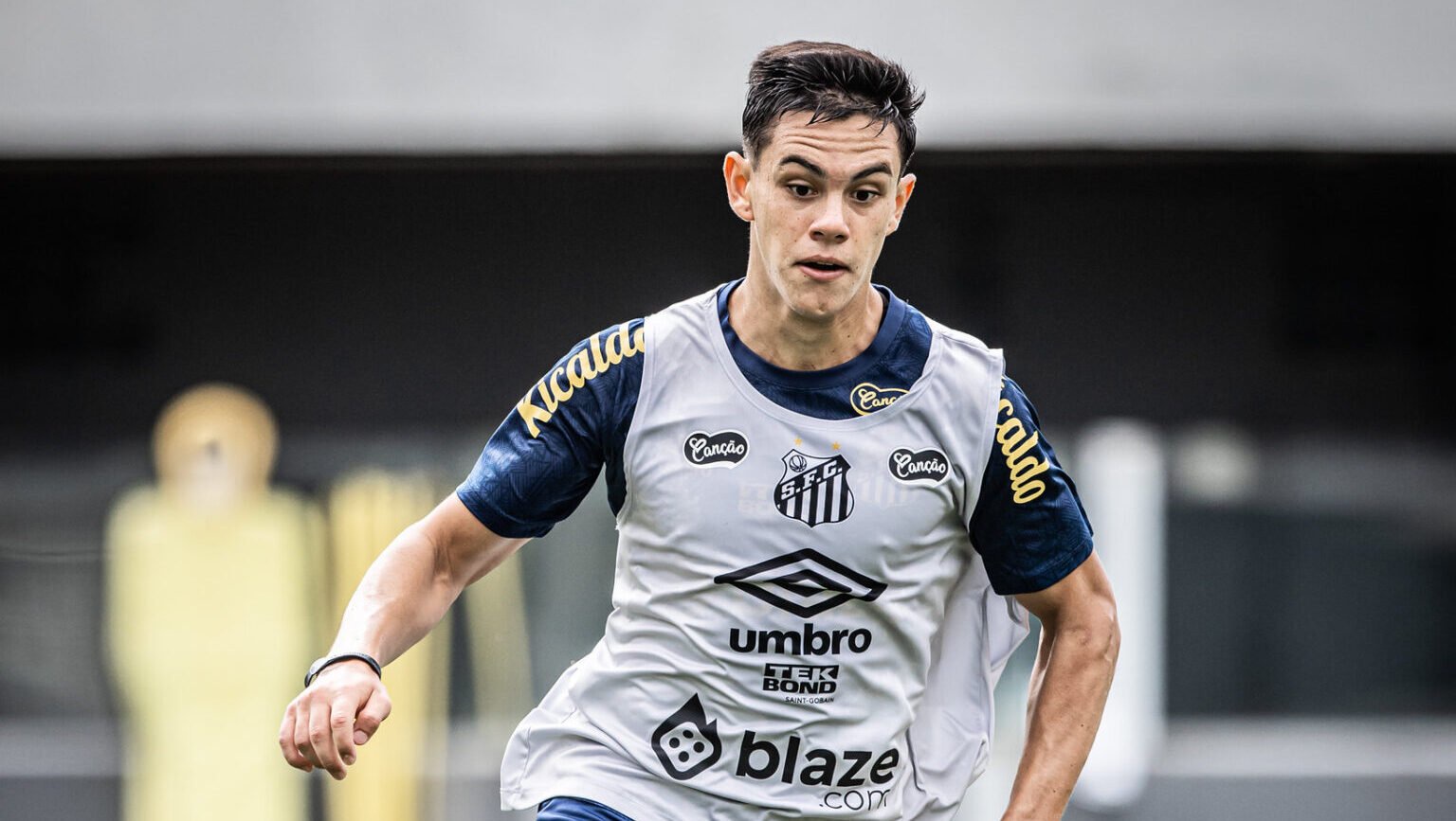JP Chermont durante treino - Foto: Raul Baretta/ Santos FC.