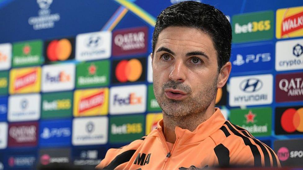 Mikel Arteta speaking to reporters at a news conference