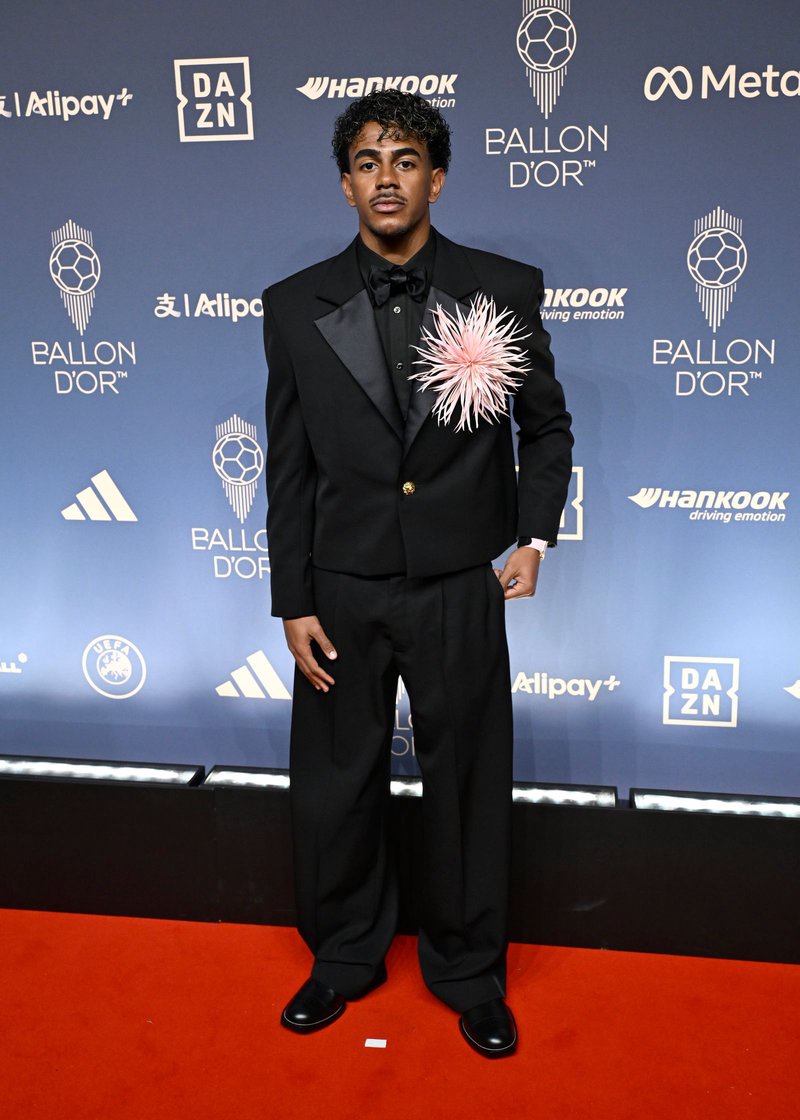Lamine Yamal sur le tapis rouge du Ballon d'Or