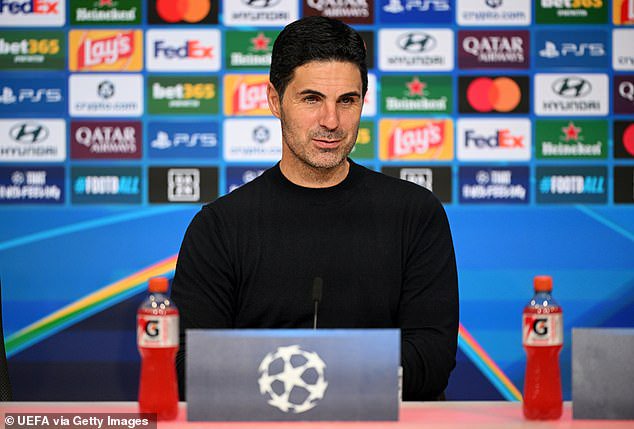 Mikel Arteta has claimed that  Bukayo Saka's thigh problem 'does not look good'