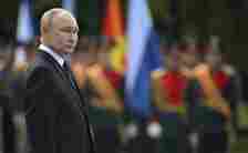  Vladimir Putin attends a wreath-laying ceremony
