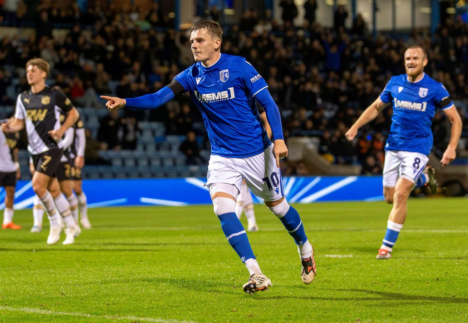 Fans weren’t happy to see Ronan Hale replaced on Tuesday night Picture: Julian@KPI