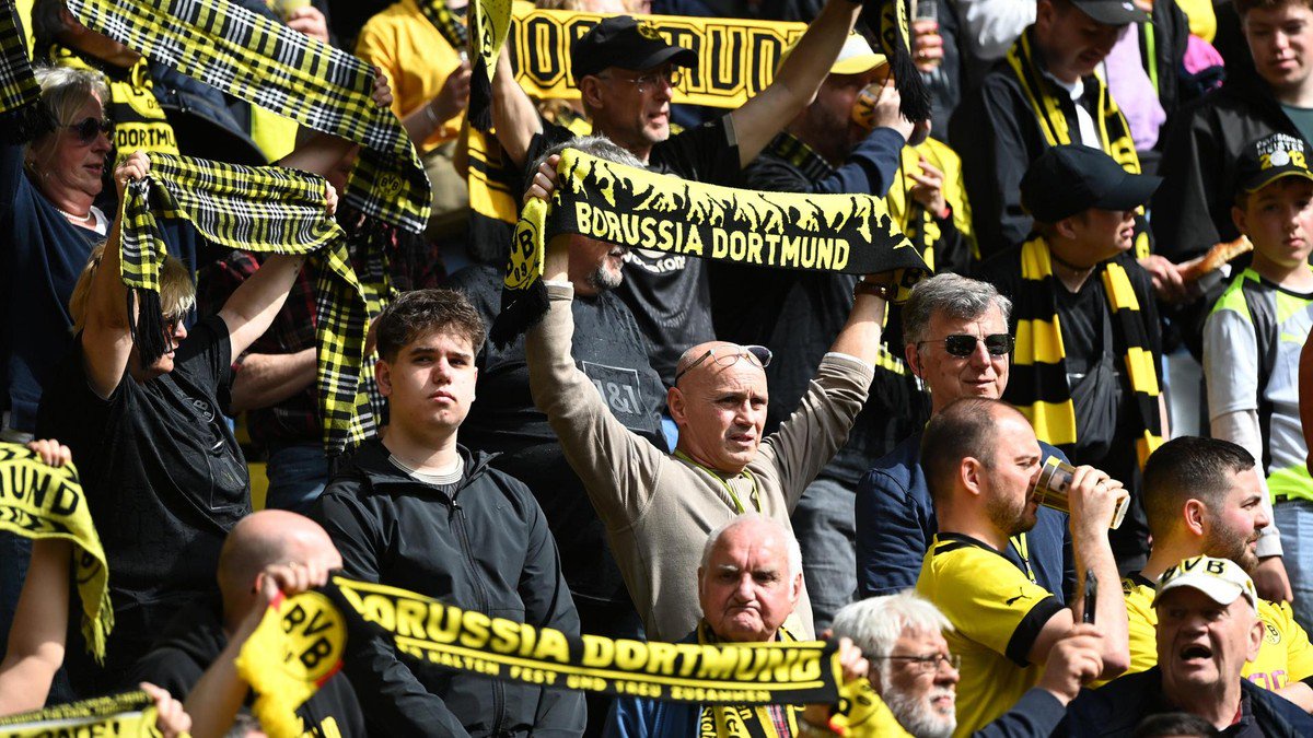 Fussball 1. Bundesliga/ Borussia Dortmund - Bayer Leverkusen  0-1