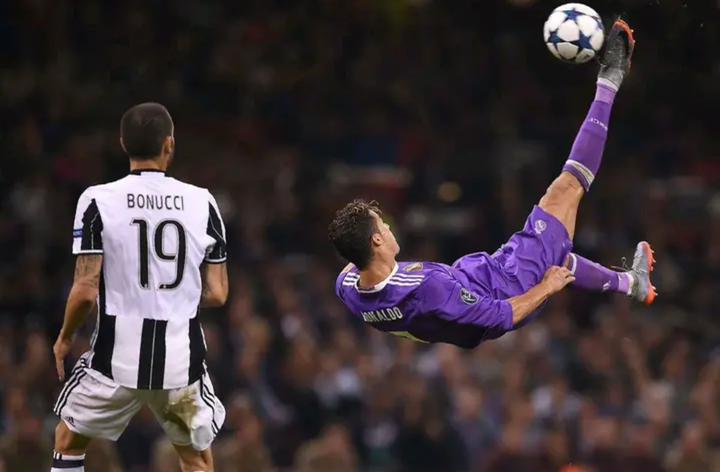 Cristiano Ronaldo Bycicle kick goal against Juventus 