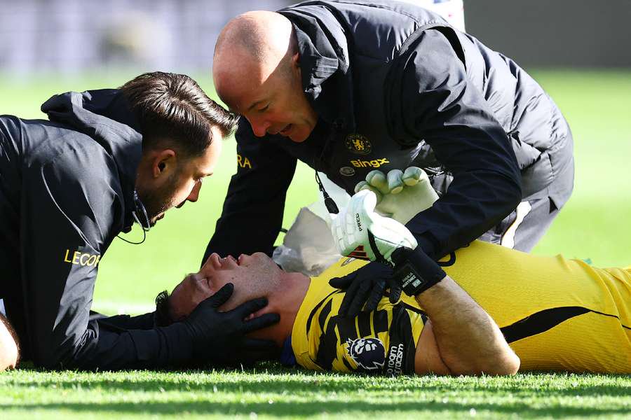 Emi Martinez recieving treatment