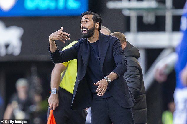 Fulham boss Alvaro Arbeloa won't let speculation over his future distract him from beating Hull
