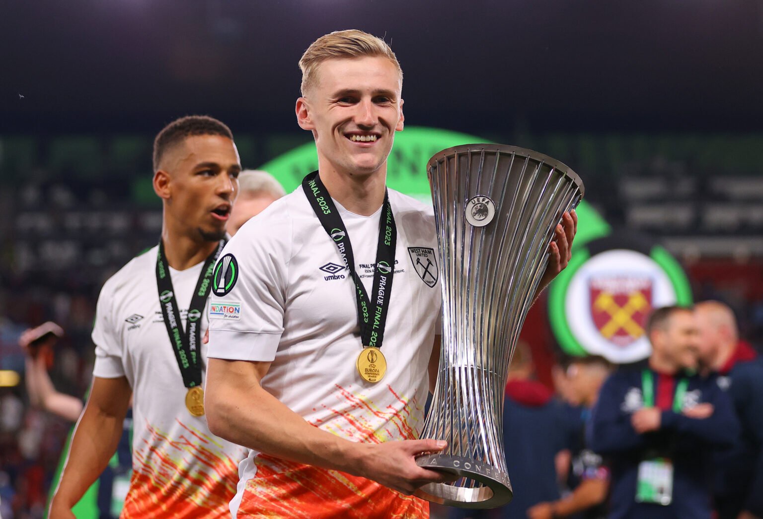 Flynn Downes celebrates West Ham winning the UEFA Europa Conference League in 2023