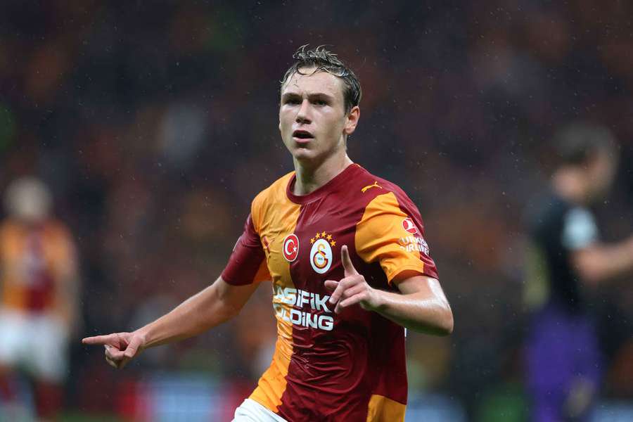 Premier League duo circling Galatasaray breakout star Aleksey Batrakov