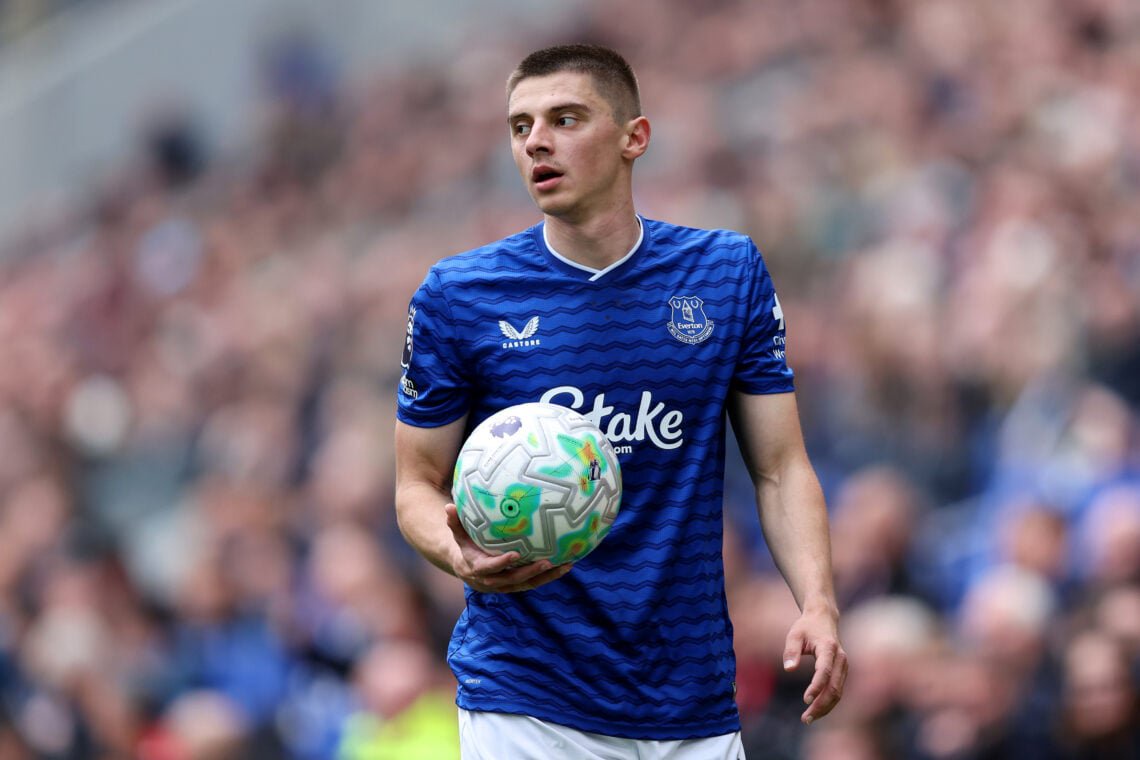 Vitalii Mykolenko playing for Everton.