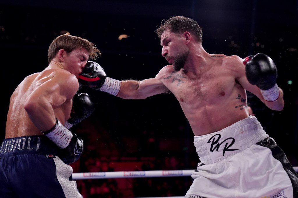 Dalton Smith v Alberto Puello - Utilita Arena Sheffield
