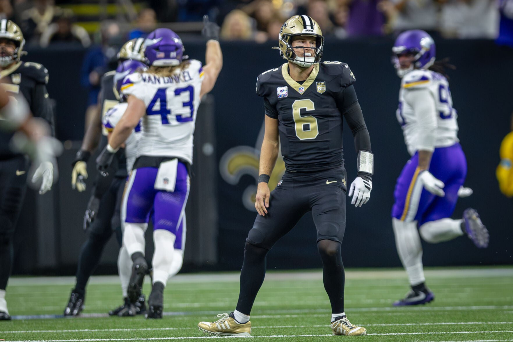 NO.saintsvikings.101226.3627.JPG