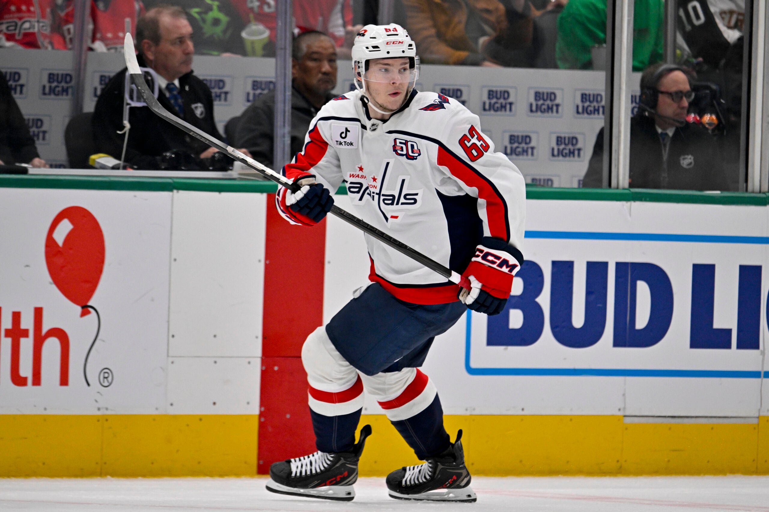 Blackhawks Among Teams Showing Trade Interest in Capitals Winger