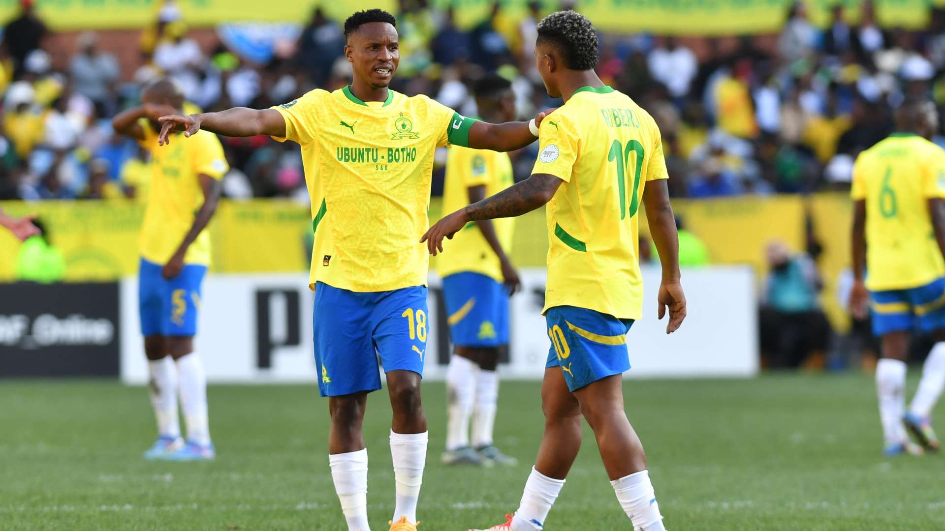 Themba Zwane & Lucas Ribeiro Costa, Mamelodi Sundowns, April 2025