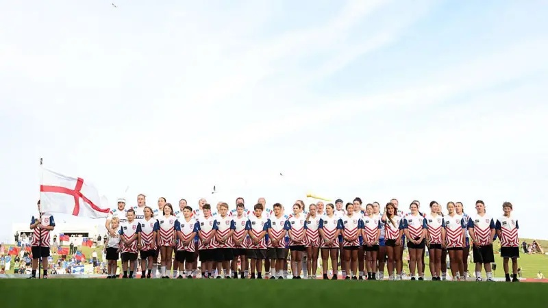 England in a line at the anthems