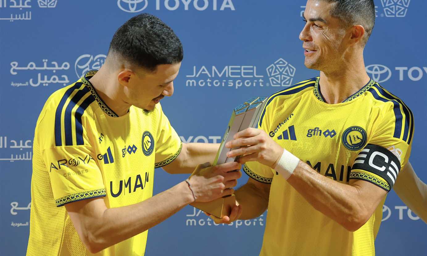Cristiano Ronaldo Gives Man of the Match Award to Al-Hamdan After Al-Nassr's Win Over Al-Faisaly