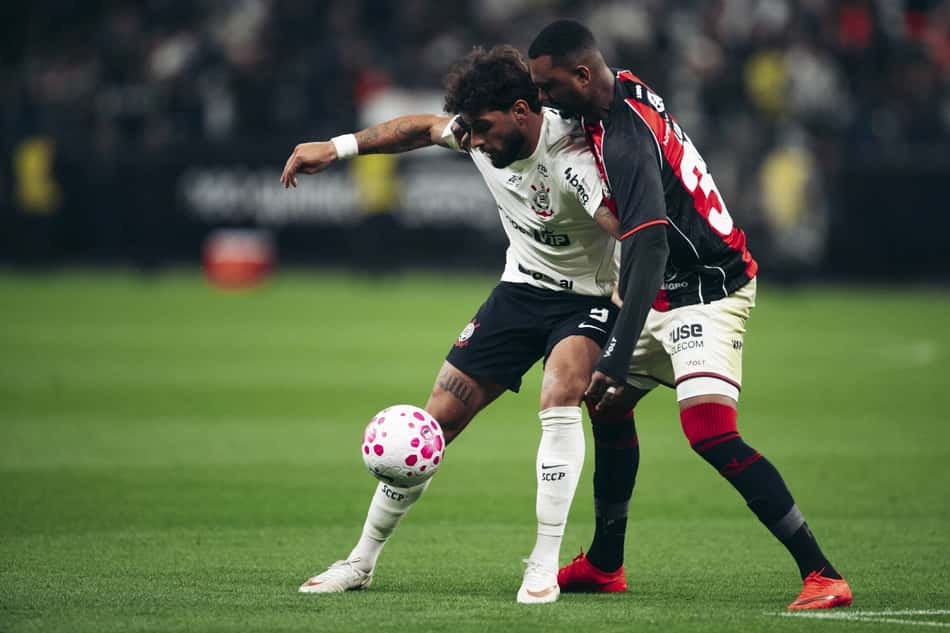 Corinthians e Vitória empataram em 1 a 1 no Brasileirão (Foto: Marco Galvão /Fotoarena/Folhapress)
