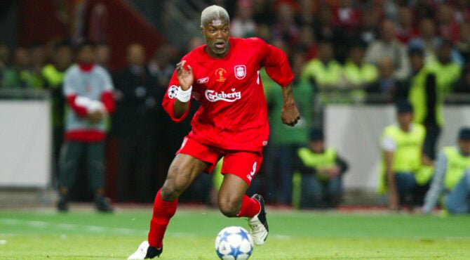 Djibril Cissé sous le maillot de Liverpool, club où il a évolué avec Peter Crouch entre 2005 et 2006