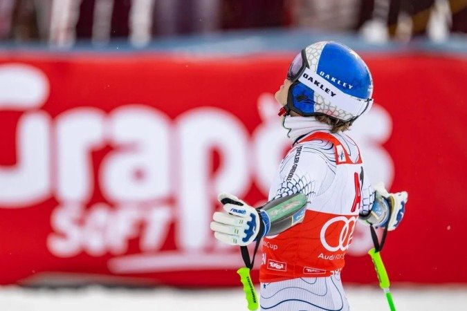 Lucas Braathen comemora a conquista da medalha de ouro na Áustria -  (crédito: Kevin Voigt/VOIGT/FIS)