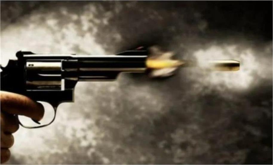 father shoots daughter dead over honor in bhind