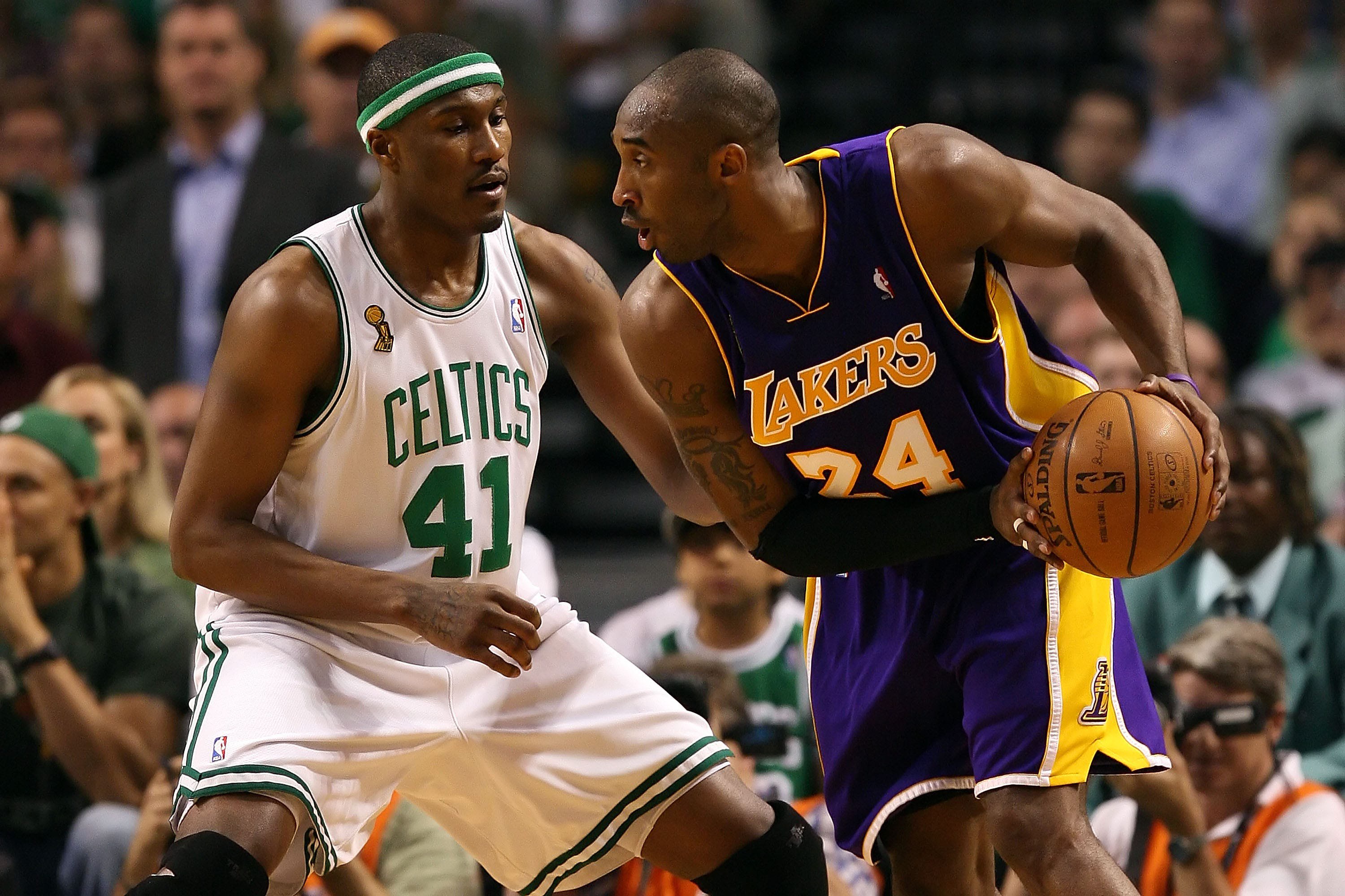 BOSTON - JUNE 17: Kobe Bryant #24 of the Los Angeles Lakers looks to drive on James Posey #41 of the Boston Celtics in Game Six of the 2008 NBA Finals on June 17, 2008 at TD Banknorth Garden in Boston, Massachusetts. NOTE TO USER: User expressly acknowledges and agrees that, by downloading and/or using this Photograph, user is consenting to the terms and conditions of the Getty Images License Agreement. (Photo by Elsa/Getty Images)