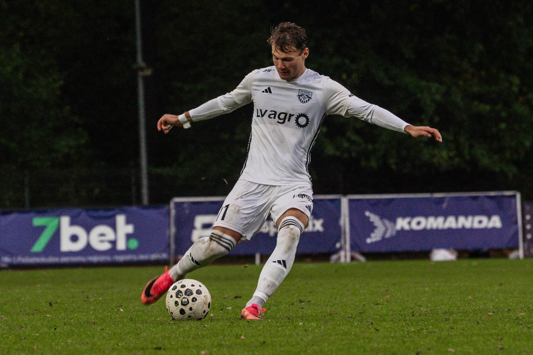 Riga FC Keeps Title Hopes Alive with Win Over Grobiņa as RFS Waits to Crown