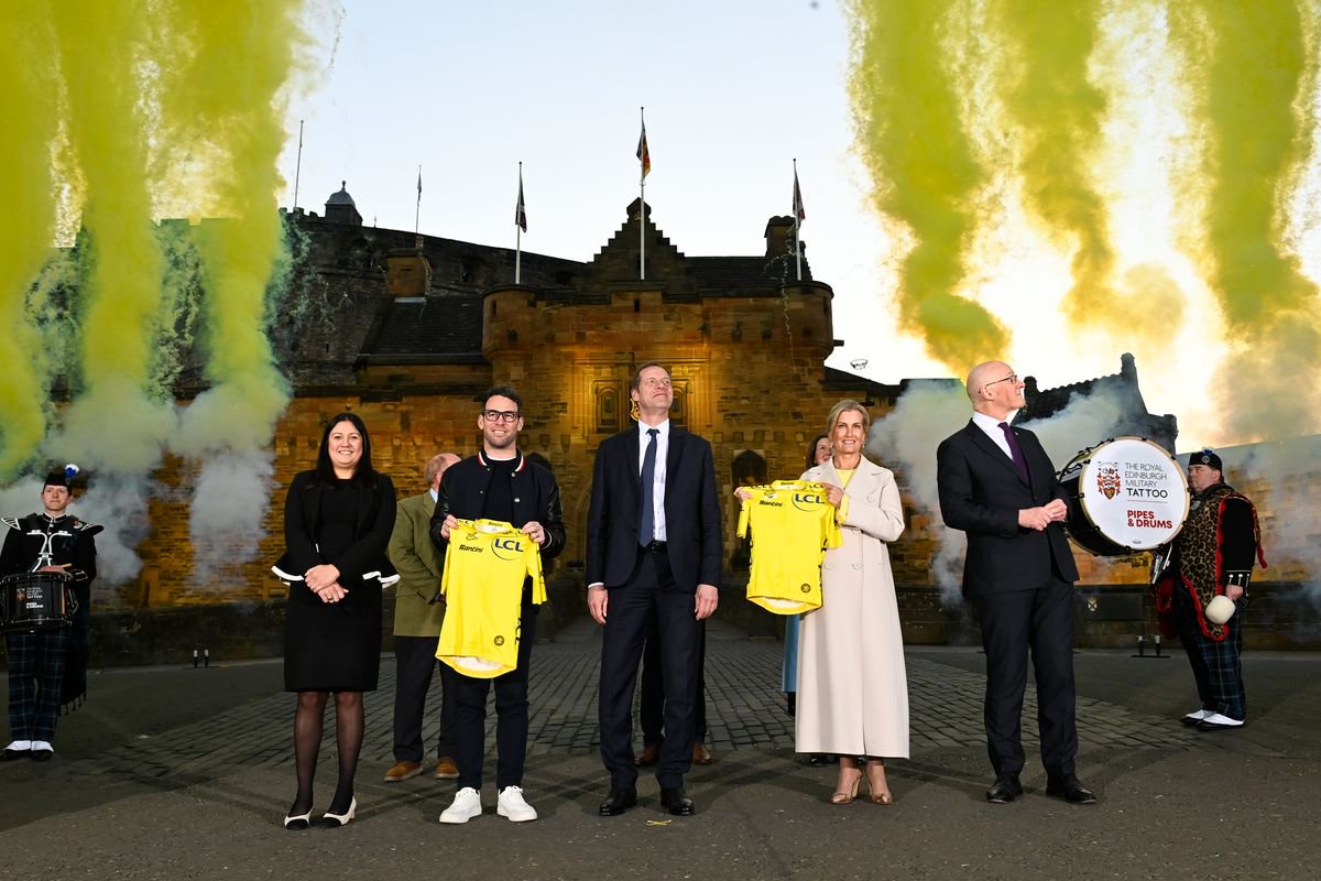 (Left-right)  Secretary of State for Culture, Media and Sport Lisa Nandy, Mark Cavendish, Christian Prudhomme, The Duchess of Edinburgh and First Minister John Swinney during the Official announcement of the 2027 Tour de France and Tour de France Femmes Grand Departs, pictured at Edinburgh Castle.